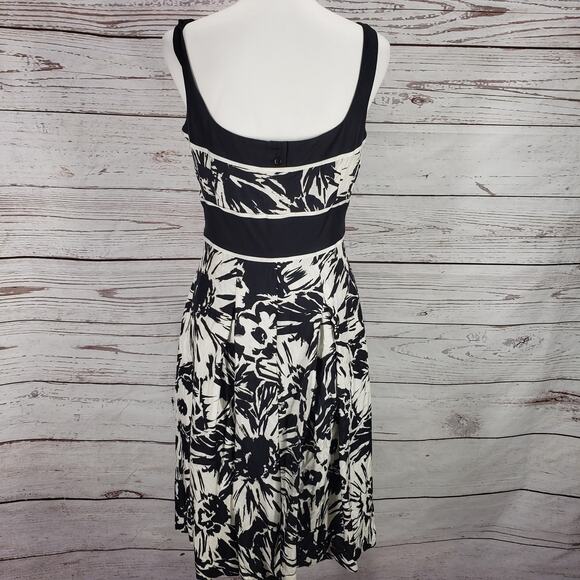 White House Black Market Women's 100%Silk Abstract Flower Dress Size 6 - Picture 6 of 10